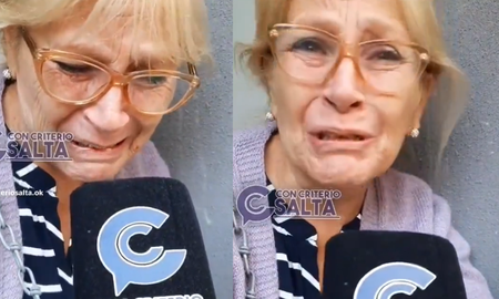 Una profesora se ató con cadenas frente al Ministerio de Educación en Salta. Una profesora se ató con cadenas frente al Ministerio de Educación en Salta.