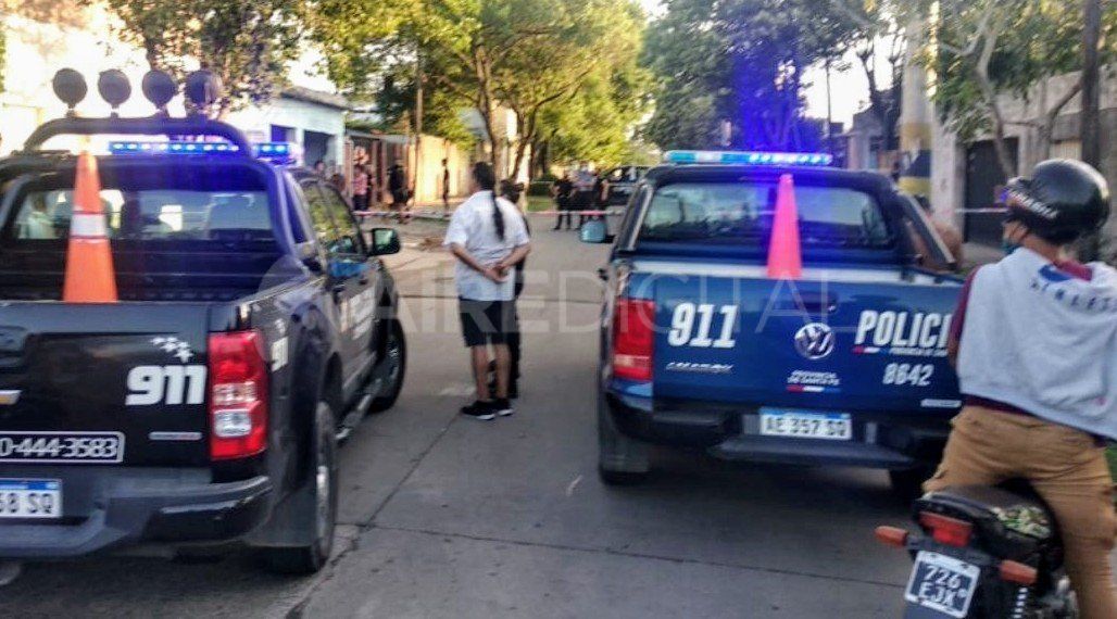 La bala estaba dirigida al padre de la nena, pero terminó impactando en la cabeza de la criatura. 