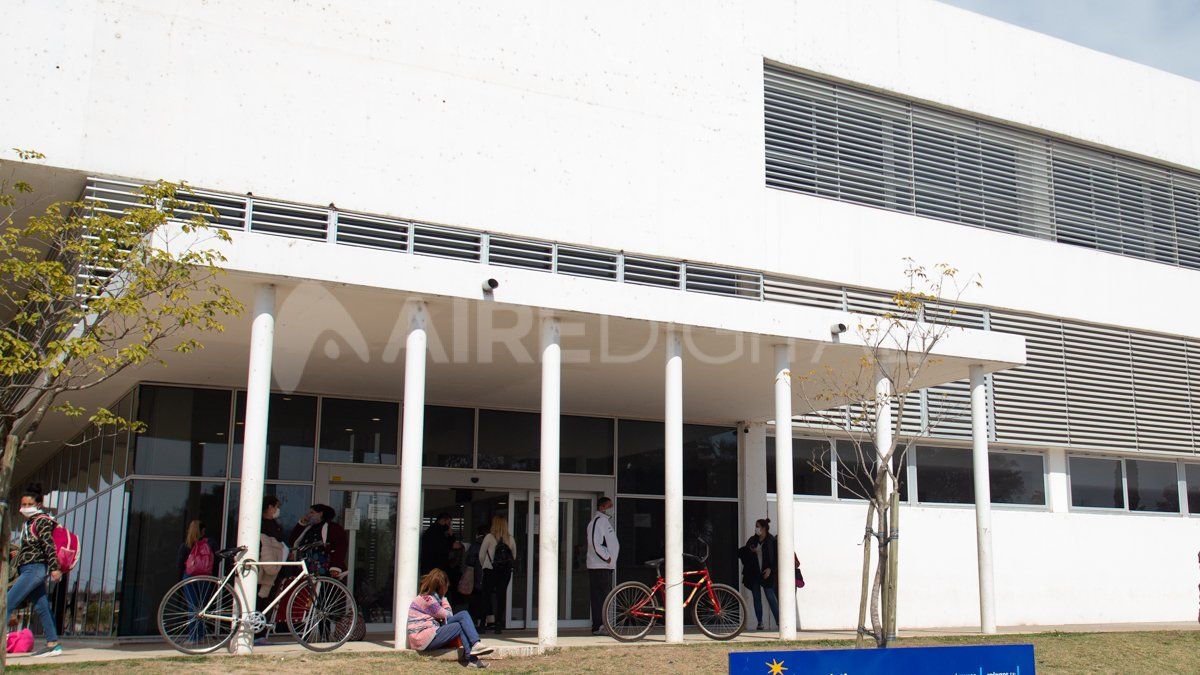 La madre del nene de 6 años pidió ayuda a los vecinos, quienes lo trasladaron al Hospital Iturraspe