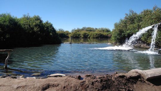 Las Termas de Quicho se convirtieron en un destino clave para quienes buscan relax y aguas mesotermales en el norte cordobés.