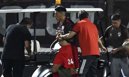 Enzo Pérez se lesionó el último 10 de julio en el partido frente a Godoy Cruz y mañana, luego del entrenamiento previo al viaje, el entrenador Marcelo Gallardo decidirá si lo incluye entre los concentrados para que juegue de titular o sea parte del banco de suplentes. Enzo Pérez se lesionó el último 10 de julio en el partido frente a Godoy Cruz y mañana, luego del entrenamiento previo al viaje, el entrenador Marcelo Gallardo decidirá si lo incluye entre los concentrados para que juegue de titular o sea parte del banco de suplentes.