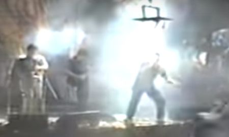 Callejeros en el escenario de República Cromañón, minutos antes de la tragedia Callejeros en el escenario de República Cromañón, minutos antes de la tragedia