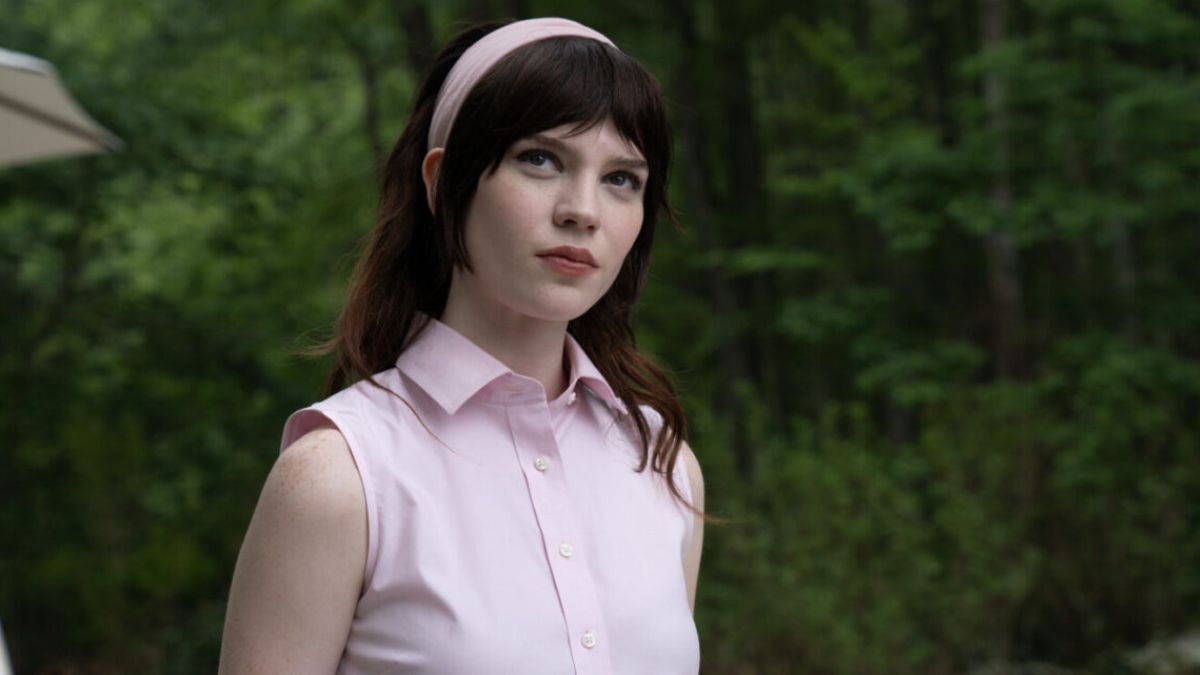 "Compañera perfecta" explora la interacción entre humanos y tecnología. "Compañera perfecta" explora la interacción entre humanos y tecnología.