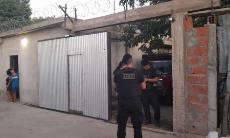 Rosario: balearon un depósito de garrafas cerca de donde mataron a Máximo Gerez Rosario: balearon un depósito de garrafas cerca de donde mataron a Máximo Gerez