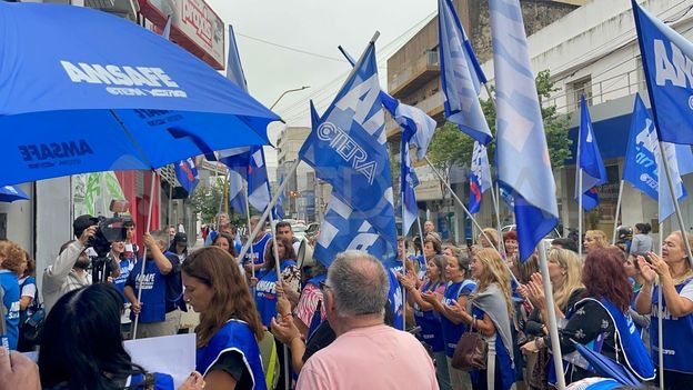 La delegación La Capital de Amsafé resolvió las opciones que serán sometidas a votación. El viernes habrá una definición provincial.