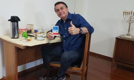 RT-PCR para Sars-Cov 2: negativo. Buen día a todos, escribió Bolsonaro en las redes sociales. RT-PCR para Sars-Cov 2: negativo. Buen día a todos, escribió Bolsonaro en las redes sociales.