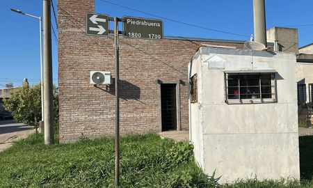 Vecinos de barrio Nueva Esperanza Este denunciaron que el sereno que cuida el barrio dejó de asistir en los últimos días tras recibir amenazas. Vecinos de barrio Nueva Esperanza Este denunciaron que el sereno que cuida el barrio dejó de asistir en los últimos días tras recibir amenazas.