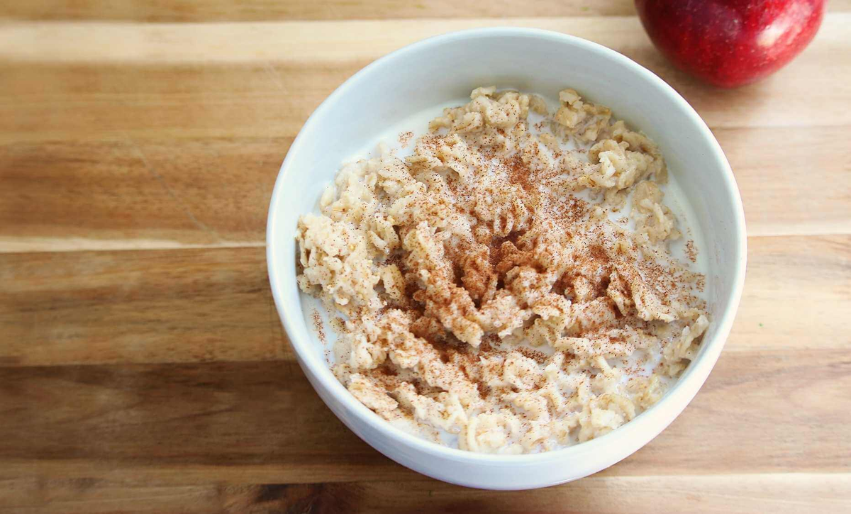 La avena con leche es una buena opción para el desayuno, ya que es rico y saludable. La avena con leche es una buena opción para el desayuno, ya que es rico y saludable. 
