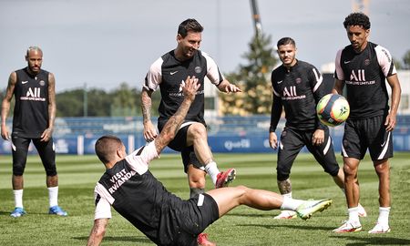 Lionel Messi hará su debut en el PSG frente al Reims, y el entrenador rival se deshizo en elogios para el crack rosarino. Lionel Messi hará su debut en el PSG frente al Reims, y el entrenador rival se deshizo en elogios para el crack rosarino.