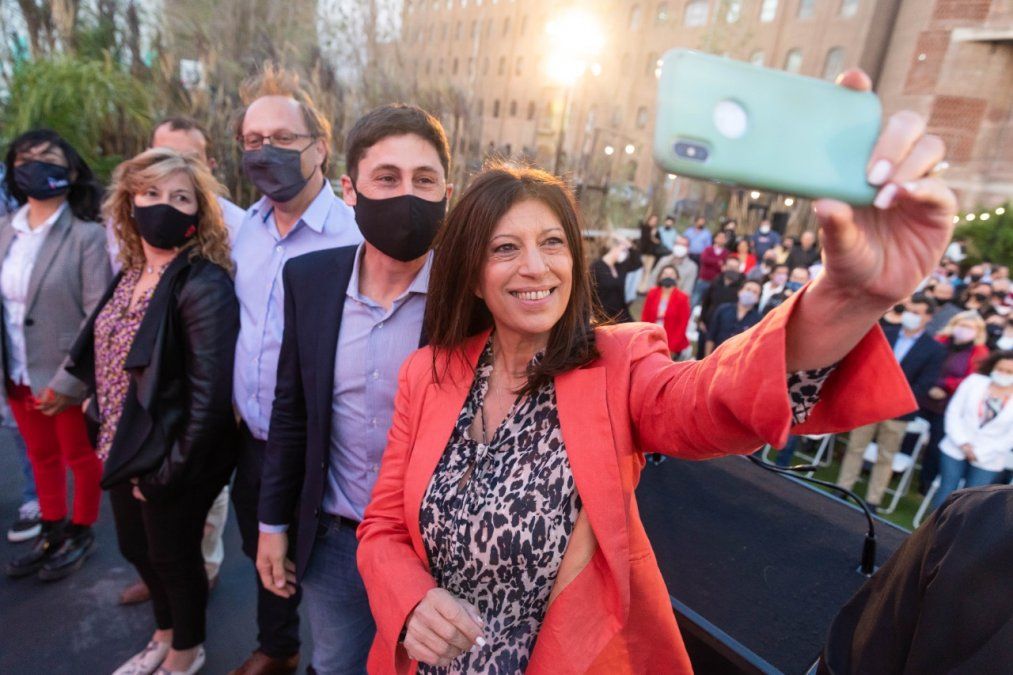 Paco Garibaldi: La más preparada y capacitada para representar a los santafesinos es Clara García