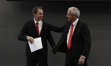 brito asumio como presidente en river frente a la gran familia millonaria brito asumio como presidente en river frente a la gran familia millonaria