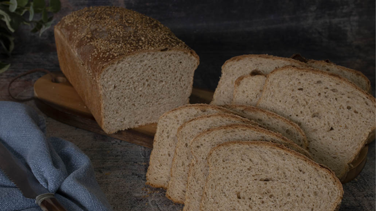 El pan integral de molde es una opción ideal para hacer en casa y disfrutar en familia. El pan integral de molde es una opción ideal para hacer en casa y disfrutar en familia. 