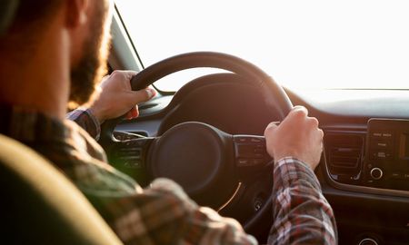 El error que comete el 90% de los conductores al frenar y provoca accidentes. El error que comete el 90% de los conductores al frenar y provoca accidentes.