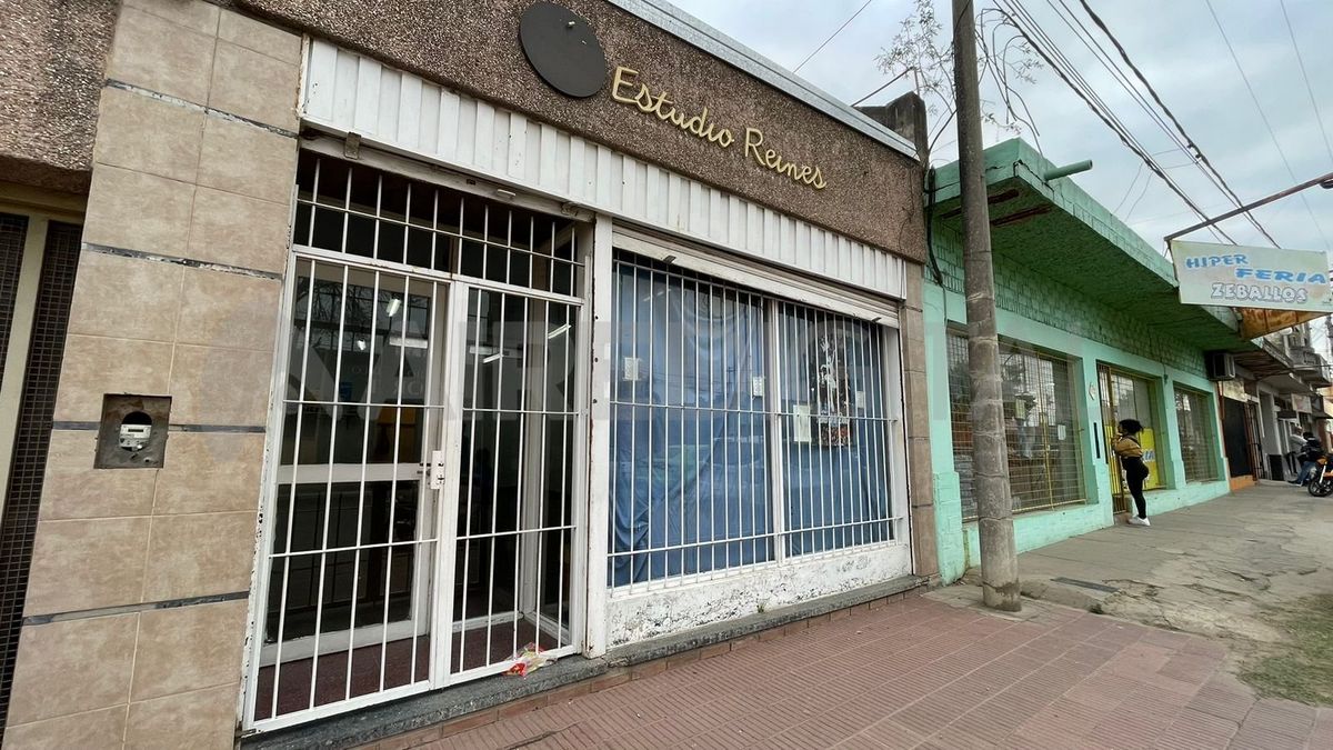 La academia de danzas "Reines de la Danse" está ubicada en Estanislao Zeballos al 4.000. La academia de danzas "Reines de la Danse" está ubicada en Estanislao Zeballos al 4.000.