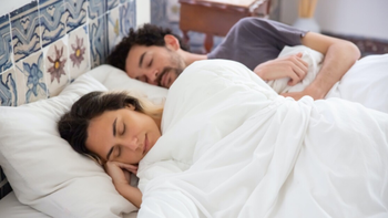 Según la psicología, la distancia en la cama refleja la madurez emocional. Según la psicología, la distancia en la cama refleja la madurez emocional.