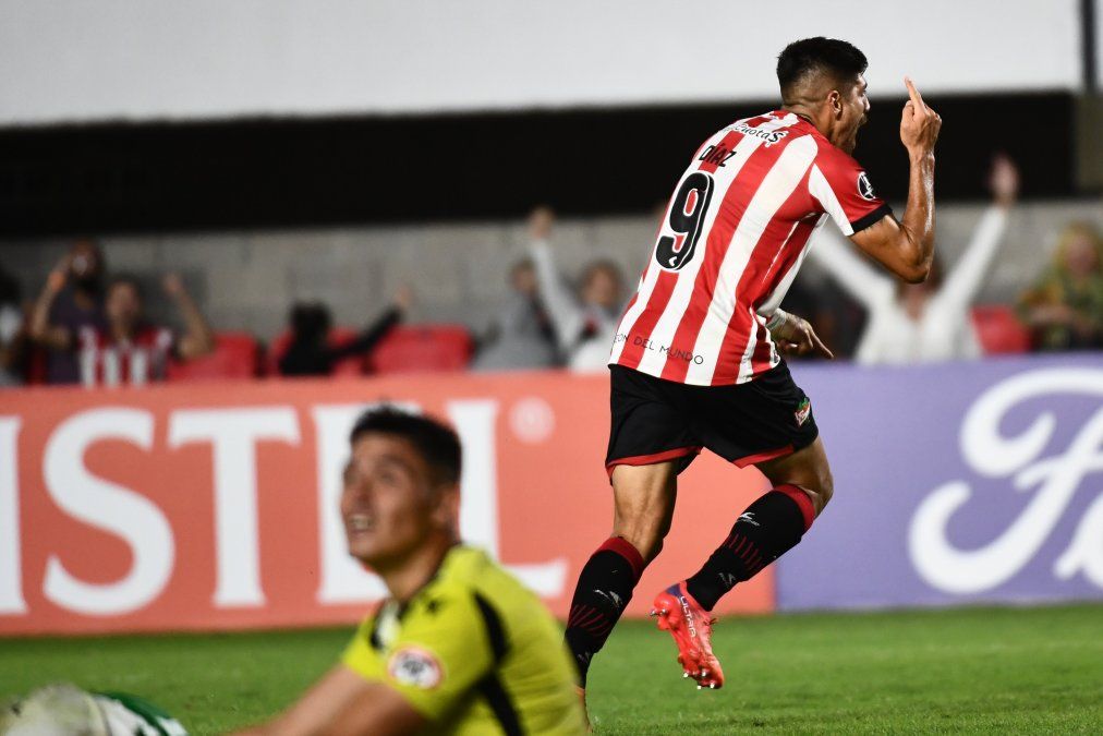 Estudiantes de La Plata derrotó 2-0 a Audax Italiano de Chile y avanzó a la Fase 3 de la Copa Conmebol Libertadores en busca de clasificar a la fase de grupos.