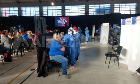 El centro de vacunación permanecerá abierto de 9 a 12.30 horas donde unas 960 personas con riesgo de entre 18 y 59 años serán vacunados. El centro de vacunación permanecerá abierto de 9 a 12.30 horas donde unas 960 personas con riesgo de entre 18 y 59 años serán vacunados.