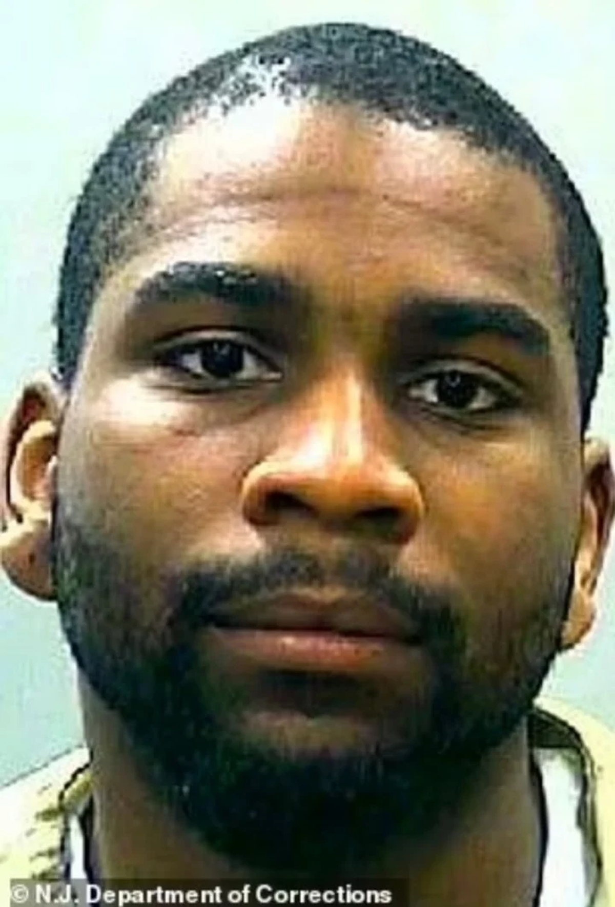 Minor (foto) embarazó a dos mujeres durante "relaciones sexuales consensuales".