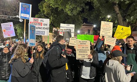 Prestadores de servicios para personas con discapacidad realizaron una marcha en Santa Fe. Prestadores de servicios para personas con discapacidad realizaron una marcha en Santa Fe.