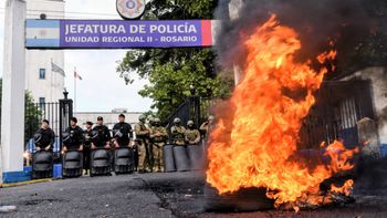 Un discurso con eje en la seguridad para apagar las cenizas de la crisis policial