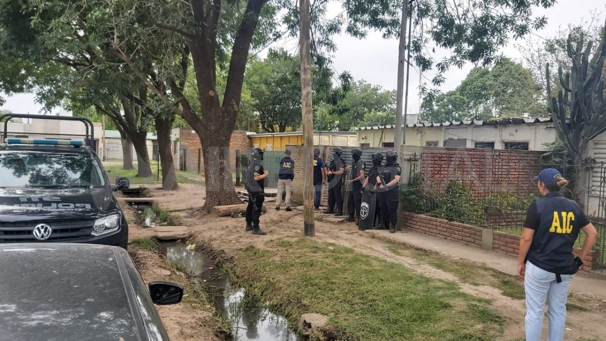 Los operativos fueron encabezados por la Agencia de Investigación Criminal junto a grupos de irrupción.