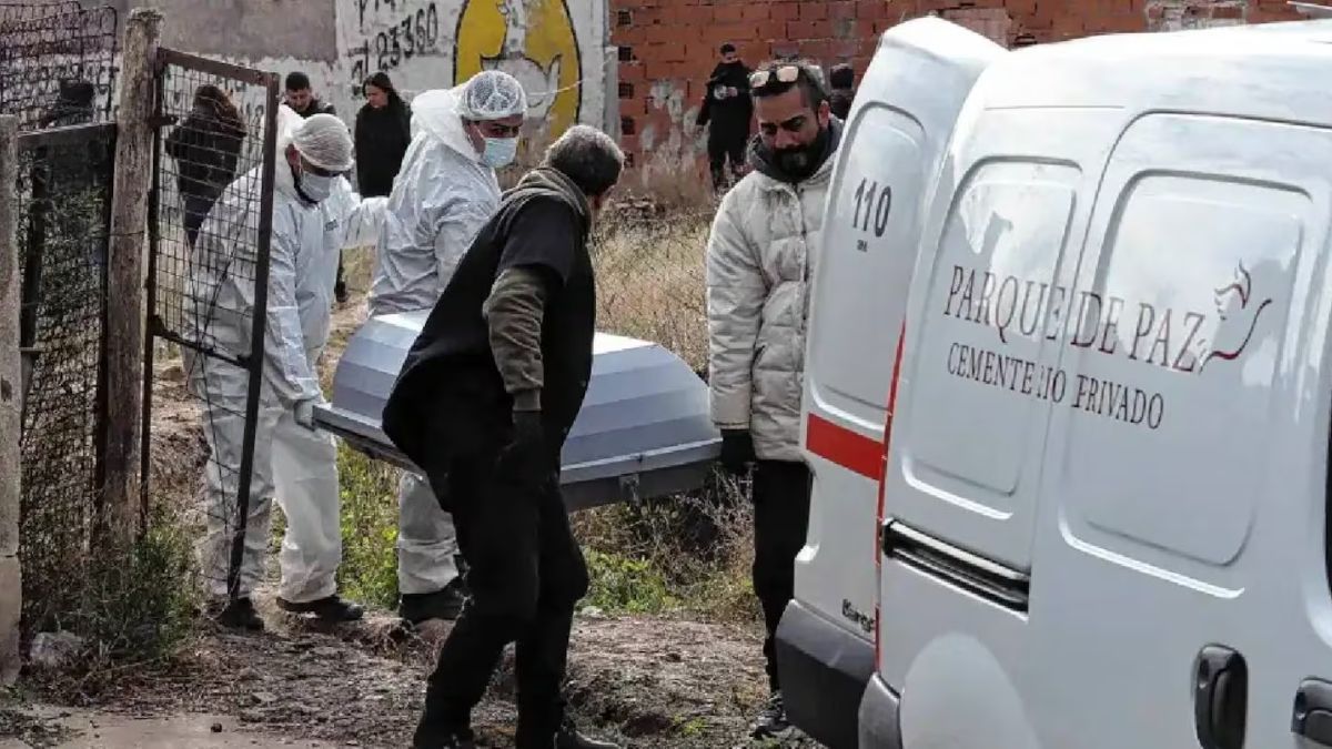 El cuerpo fue encontrado enterrado en un terreno privado en Río Negro.