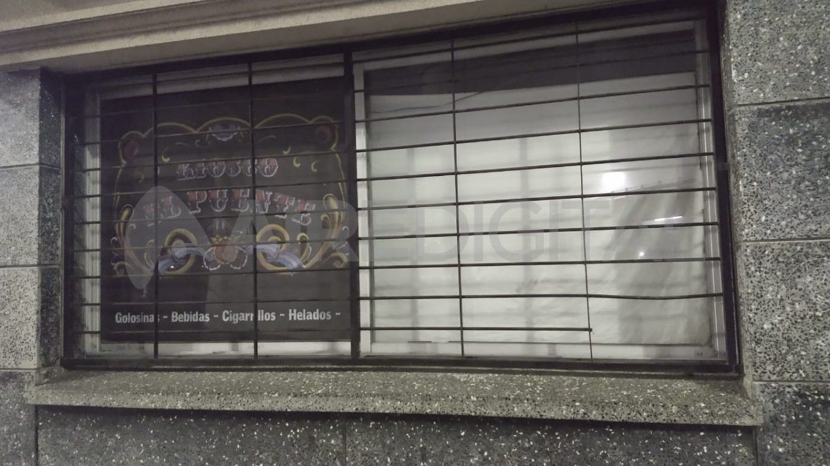 Los ladrones forzaron la reja de una ventana y entraron pero no pudieron ejecutar el robo.