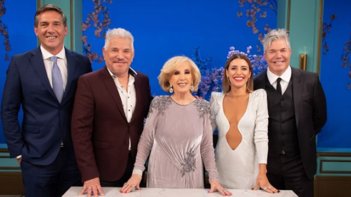 Los invitados en la mesa de Mirtha Legrand este sábado 15 de junio: Arnaldo André, Fernando Burlando, Franco Mercuriali y Mariana Brey. Los invitados en la mesa de Mirtha Legrand este sábado 15 de junio: Arnaldo André, Fernando Burlando, Franco Mercuriali y Mariana Brey.