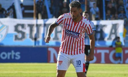 Lautaro Torres, futbolista de Los Andes, participó de la Copa Potrero, organizada por Kun Agüero, 24 horas de antes de la final por el ascenso que disputará su equipo. Lautaro Torres, futbolista de Los Andes, participó de la Copa Potrero, organizada por Kun Agüero, 24 horas de antes de la final por el ascenso que disputará su equipo.