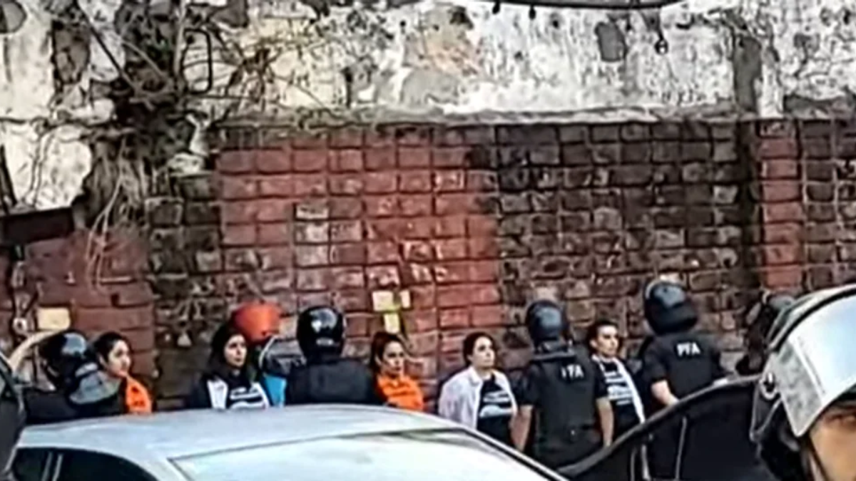 Ley de Glaciares: activistas saltaron la reja del Congreso y hay detenidos