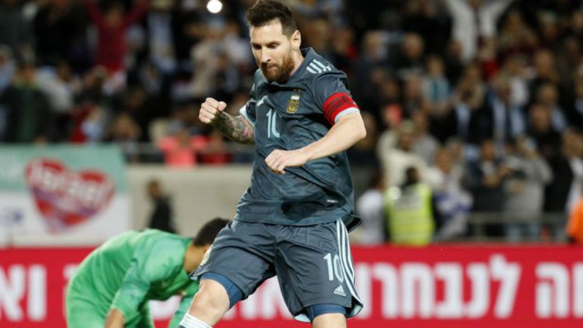 La ejecución de Messi para igualar el partido contra Uruguay