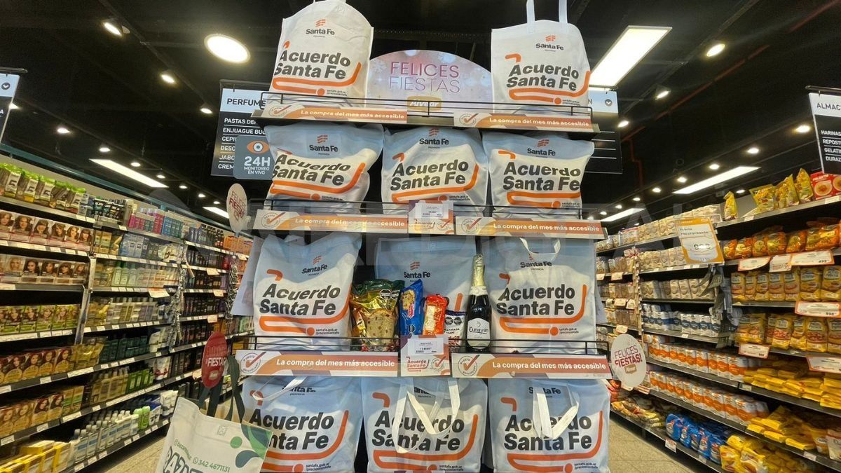 La Canasta Navideña consta de cinco productos a $4.990.