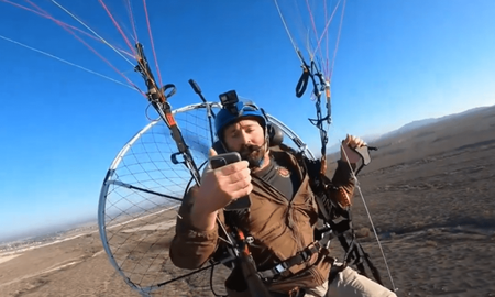Un youtuber piloteaba un paramotor tuvo un accidente y cayó de 25 metros. Un youtuber piloteaba un paramotor tuvo un accidente y cayó de 25 metros.