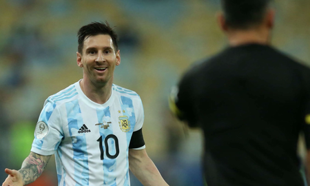 A horas del partido con Brasil, por las Eliminatorias, Messi fue protagonista de un momento muy lindo tras el entrenamiento de este sábado, en San Pablo. A horas del partido con Brasil, por las Eliminatorias, Messi fue protagonista de un momento muy lindo tras el entrenamiento de este sábado, en San Pablo.