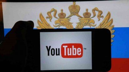 YouTube bloquea en todo el mundo los canales financiados por el Gobierno ruso.