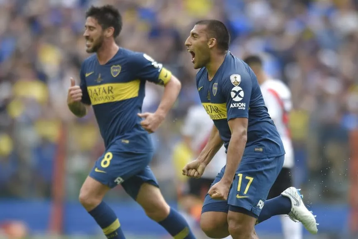 Wanchope Ábila jugando para Boca en la final de la Copa Libertadores. Wanchope Ábila jugando para Boca en la final de la Copa Libertadores.