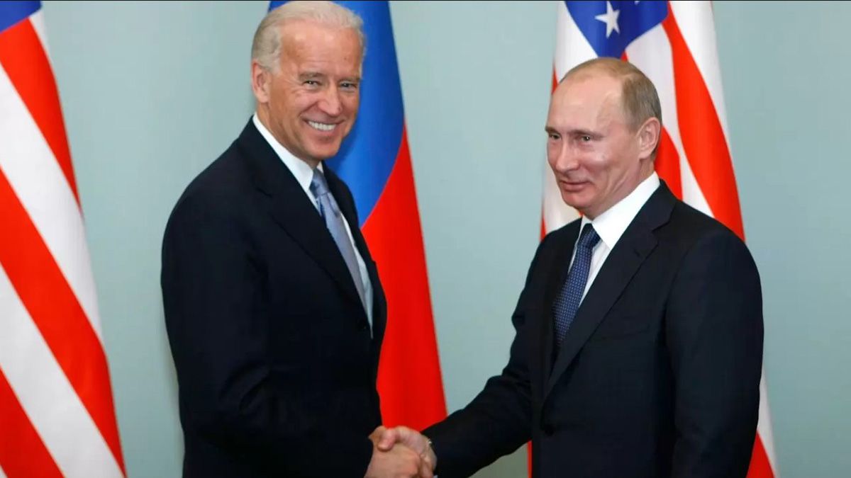 El presidente electo de los Estados Unidos junto al mandatario ruso Vladimir Putin.