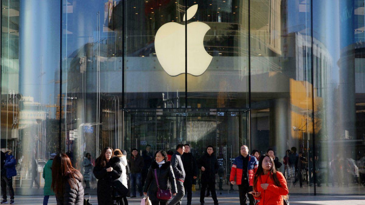 Las tiendas físicas de la empresa de la manzana mordida atraviesan un momento complicado.