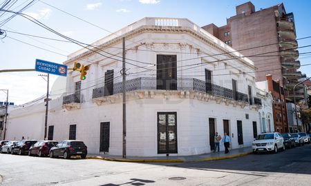 La edificación que data de 1812 aún se mantiene en pie en el casco histórico de la ciudad. La edificación que data de 1812 aún se mantiene en pie en el casco histórico de la ciudad.