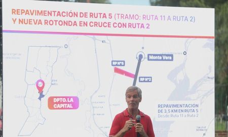 El director provincial de Vialidad, Pablo Seghezzo, destacó la importancia de la repavimentación y las mejoras planificadas. El director provincial de Vialidad, Pablo Seghezzo, destacó la importancia de la repavimentación y las mejoras planificadas.