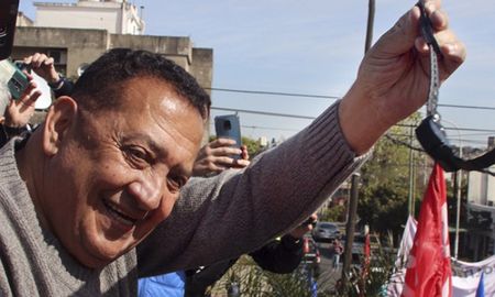 DElía había anticipado que iba a transmitir por sus redes sociales el corte de la tobillera. DElía había anticipado que iba a transmitir por sus redes sociales el corte de la tobillera.