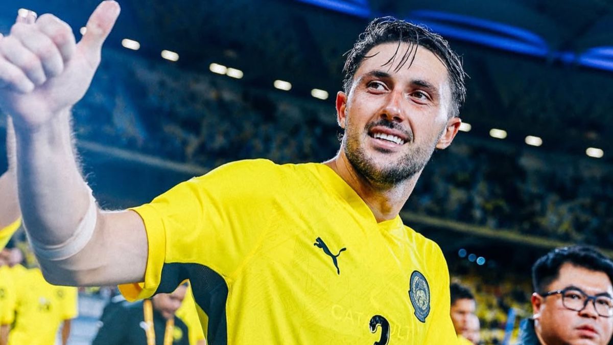 Facundo Garcés fue sancionado por la FIFA y recibió una suspensión de un año por falsificar documentos. Facundo Garcés fue sancionado por la FIFA y recibió una suspensión de un año por falsificar documentos.
