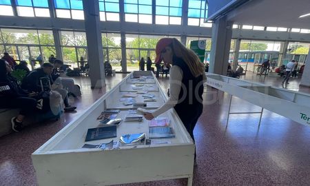 Se trata de una original iniciativa en la que las personas que emprendan un viaje podrán llevarse un libro para disfrutar de la lectura. Se trata de una original iniciativa en la que las personas que emprendan un viaje podrán llevarse un libro para disfrutar de la lectura.