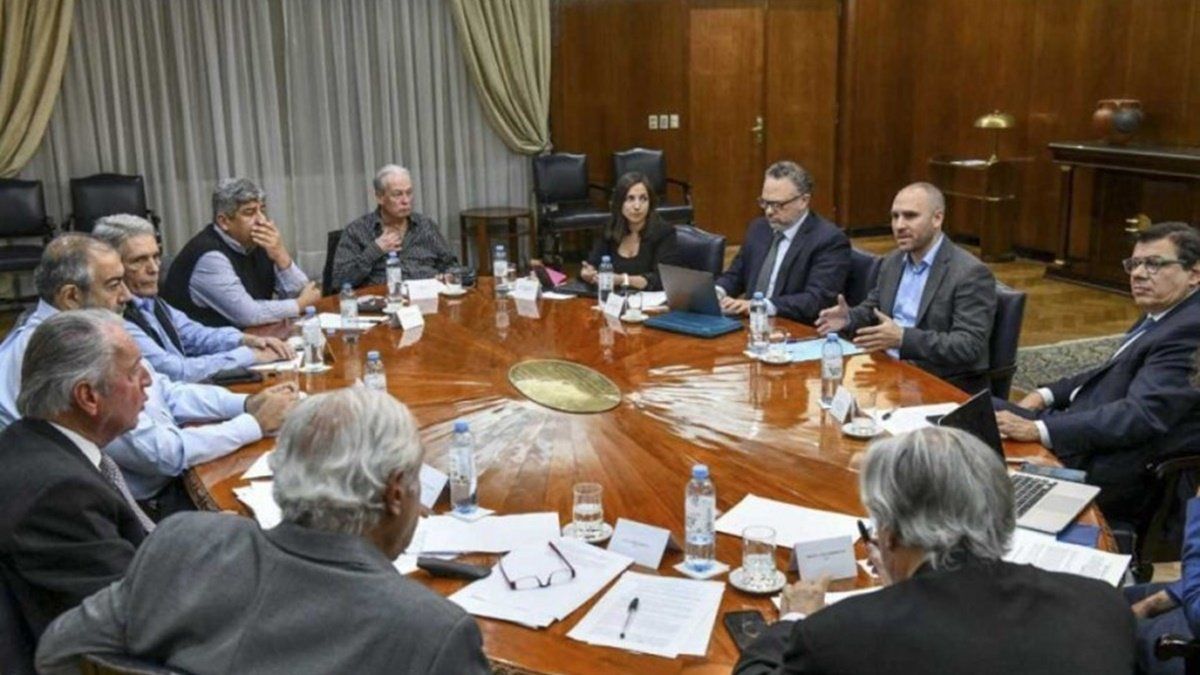 Hay 27 gremios convocados entre los que están la Uocra