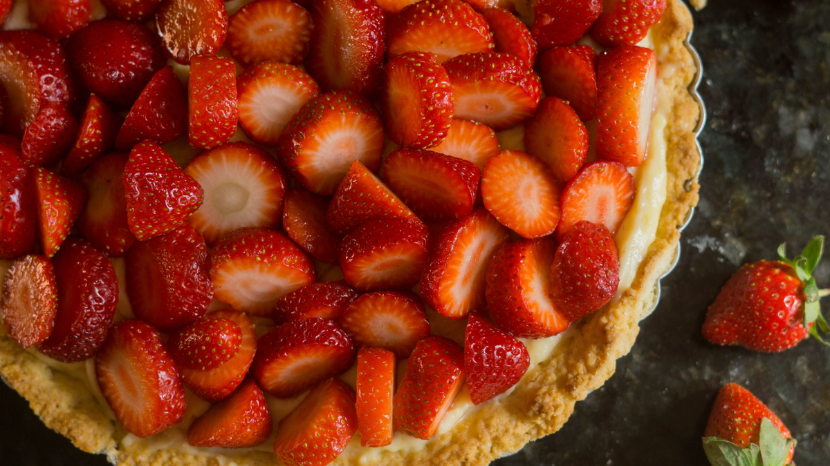 La tarta de ricota y frutillas es un postre delicioso y fácil de preparar en casa. La tarta de ricota y frutillas es un postre delicioso y fácil de preparar en casa.