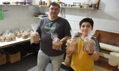 Cocinó 400 panes dulces y los donó para la gente que va a comedores Cocinó 400 panes dulces y los donó para la gente que va a comedores