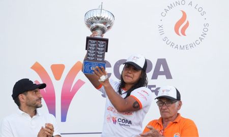 Mayte Puca, la ganadora de la rama femenina en la Maratón Santa Fe-Coronda por segundo año consecutivo. Mayte Puca, la ganadora de la rama femenina en la Maratón Santa Fe-Coronda por segundo año consecutivo.
