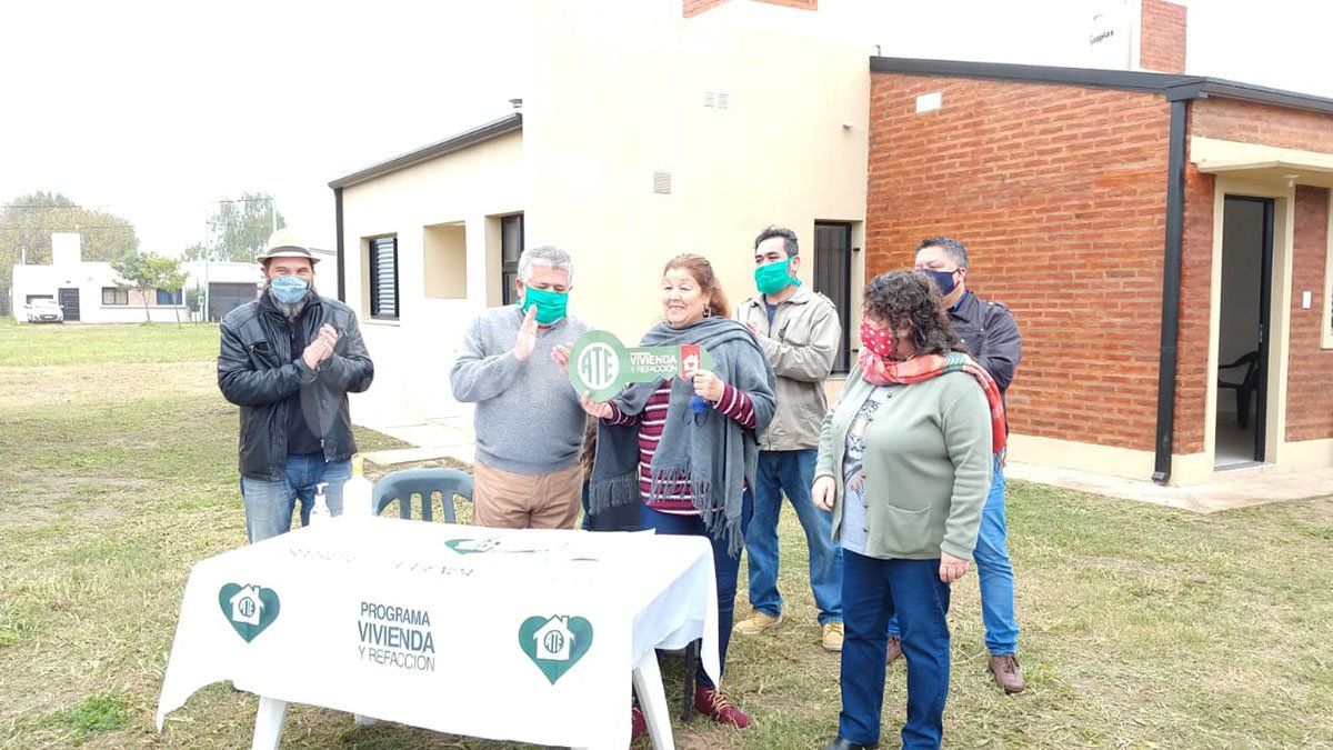 ATE entreg&oacute; 4 viviendas en Santo Tom&eacute;