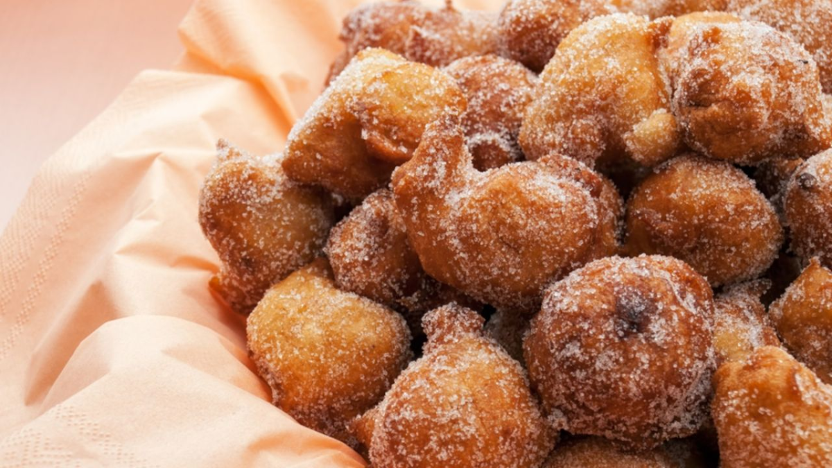 Cómo hacer buñuelos de manzana sin harina ni gluten: la receta sencilla para un postre rico y económico