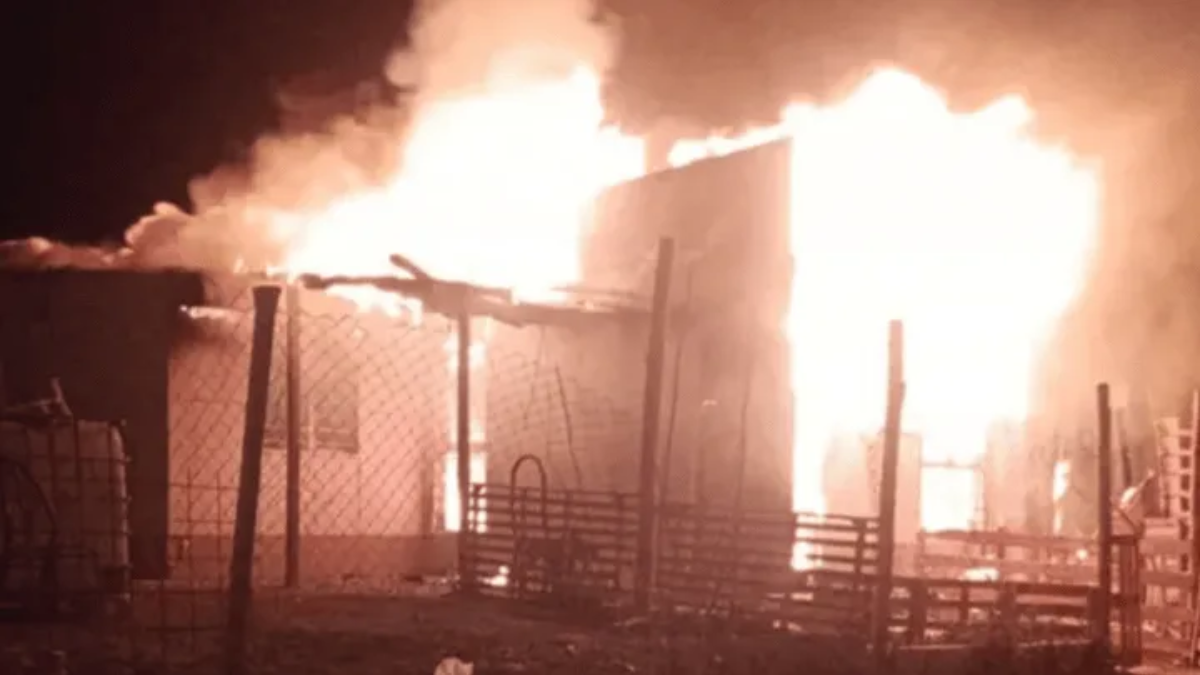 Un bebé de 10 meses perdió la vida en incendio que se desató en una vivienda de Neuquén.